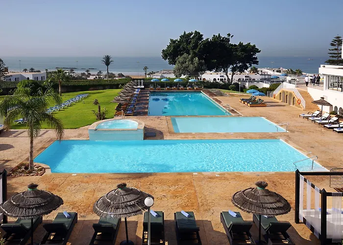Beach hotel: Anezi Tower Hotel